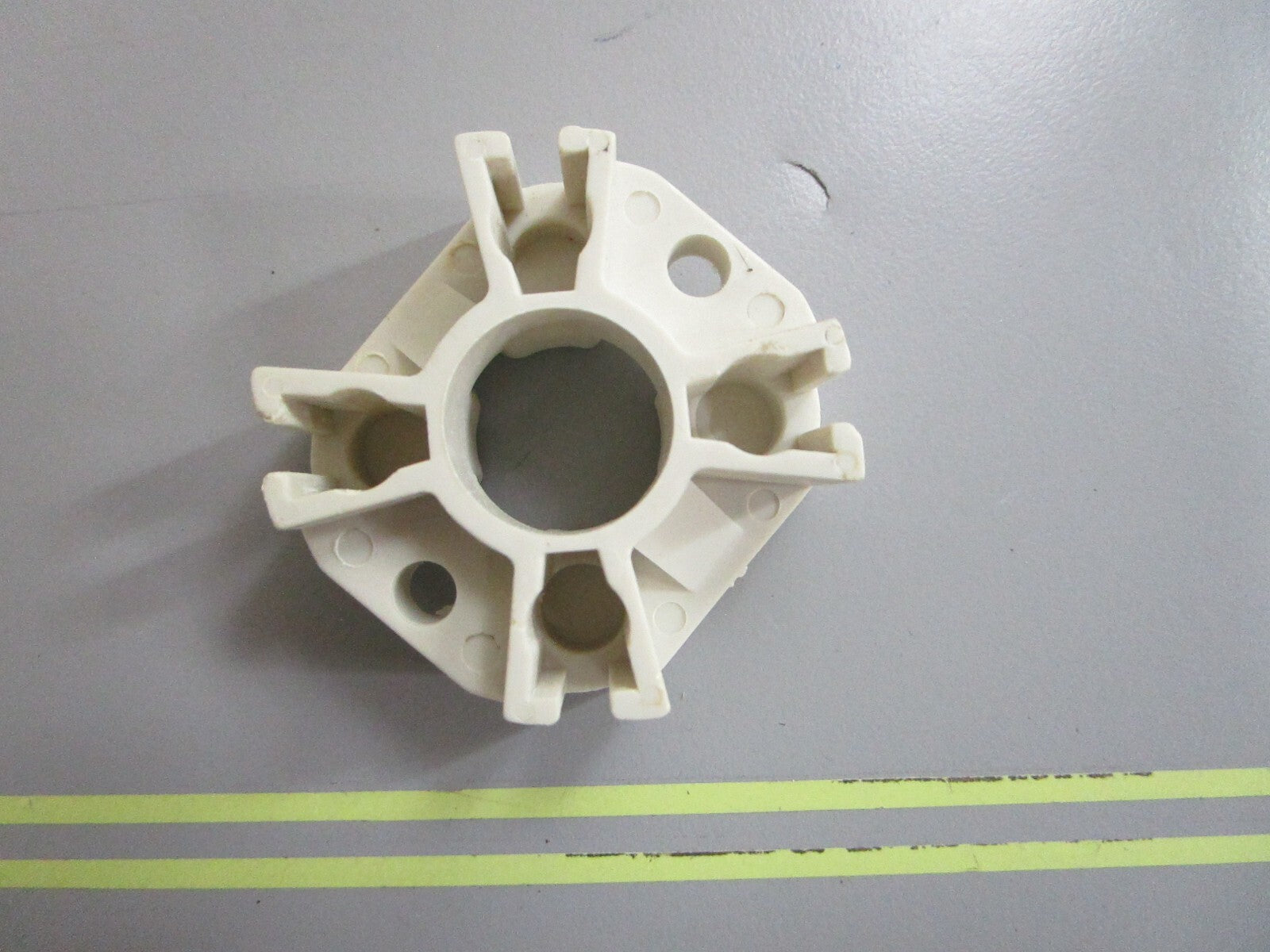 *NEW OEM* 0810 OMC Johnson Evinrude Cap 327097 0327097