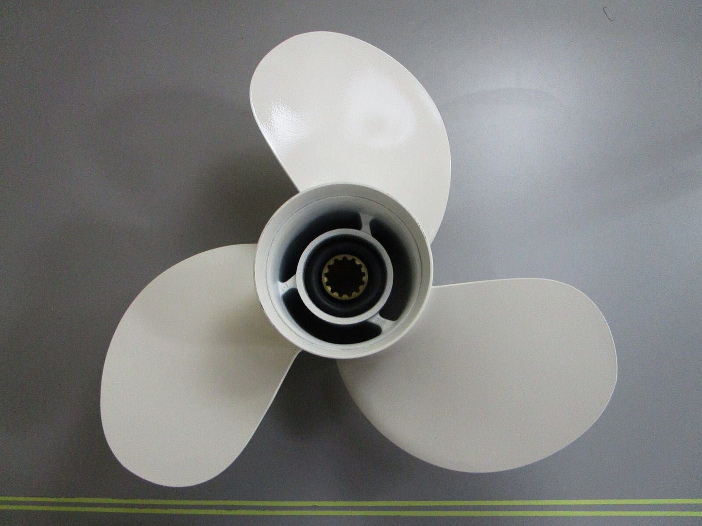 *NEW OEM* 0820 Yamaha 12¼ × 8 Propeller 63D-45941-00-00