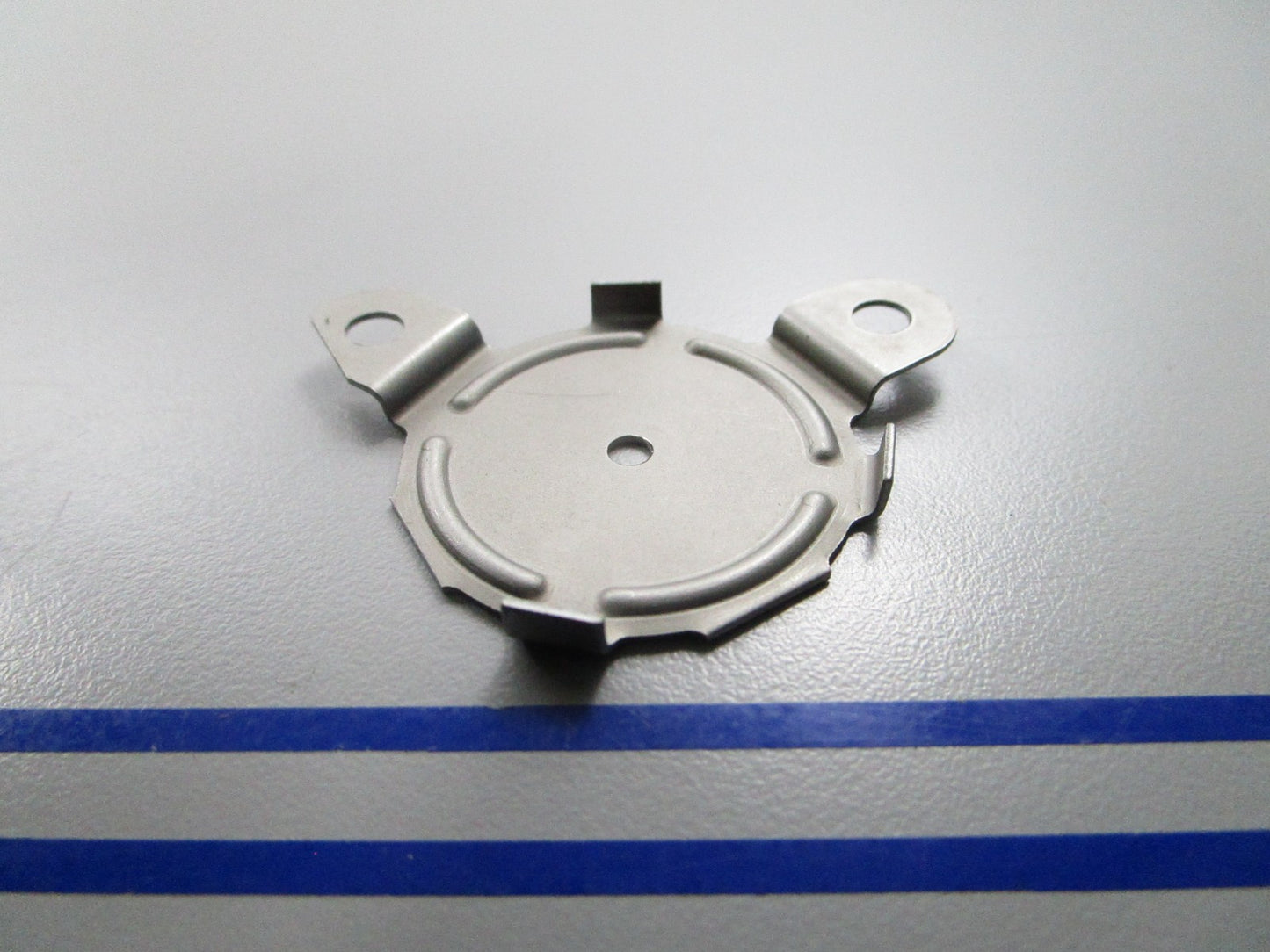 NEW OEM 223966 Briggs & Stratton Retainer 0810