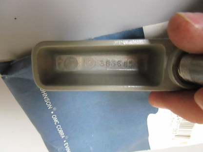 *NEW OEM* 0720 OMC Johnson Evinrude Latch Handle & Shaft Assembly 383685 0383685