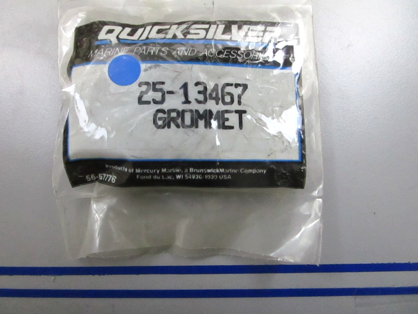 *NEW OEM* 0810 Mercury Quicksilver Grommet 25-13467
