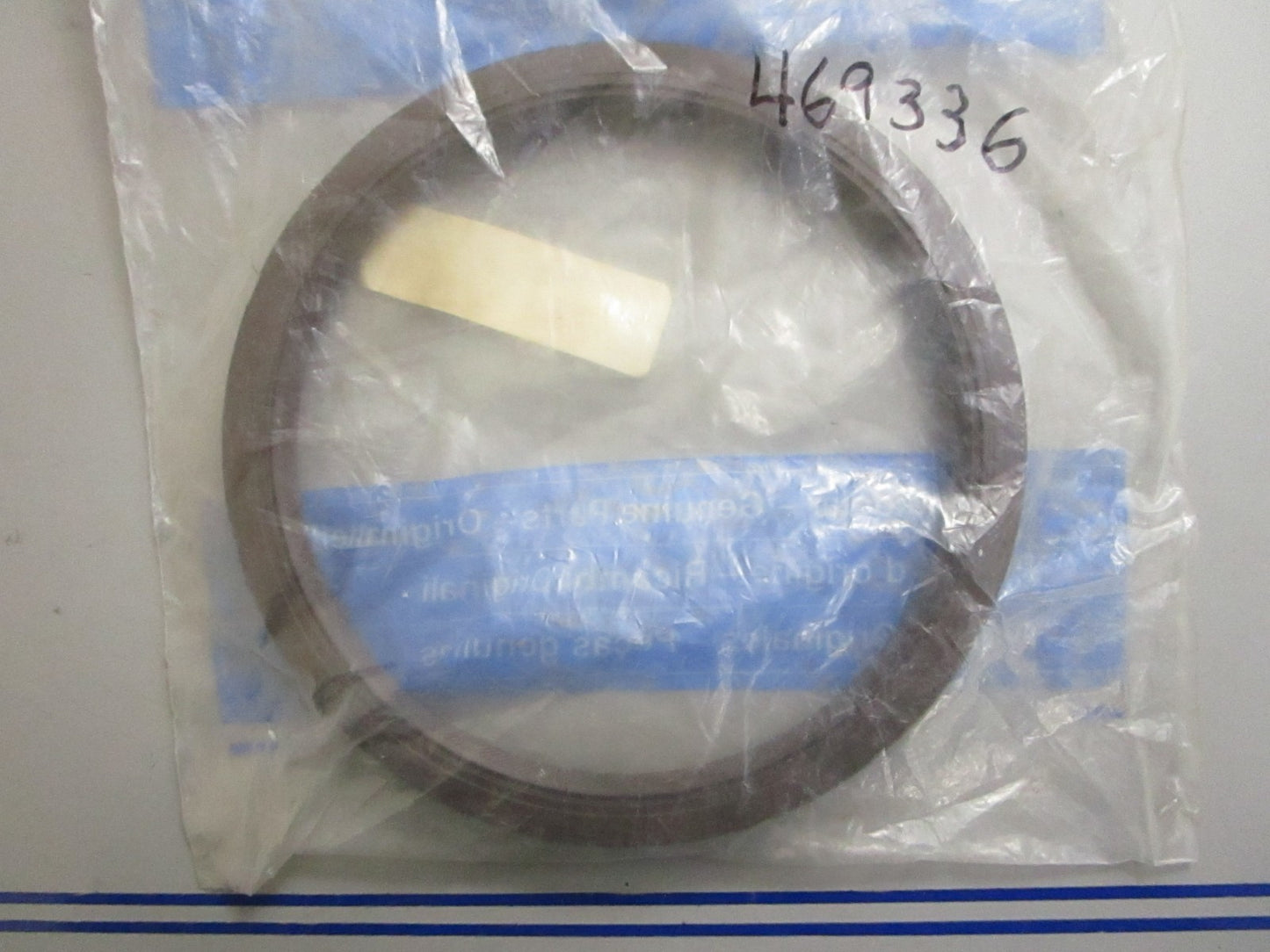 *NEW OEM* 0820 Volvo Penta Crankshaft Seal 469336