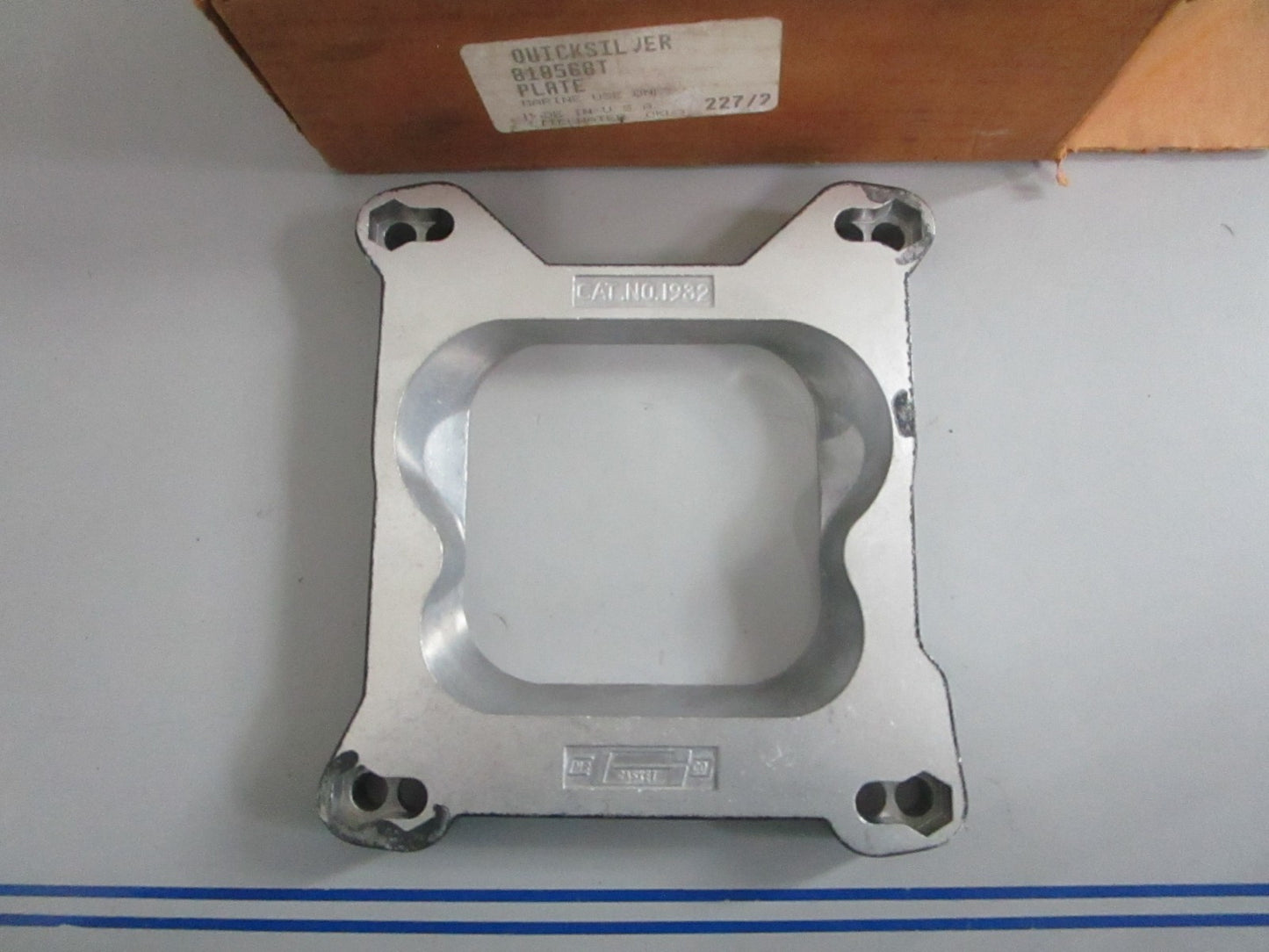 NEW OEM 818568T Mercury Quicksilver Carburetor Spacer Plate 0820