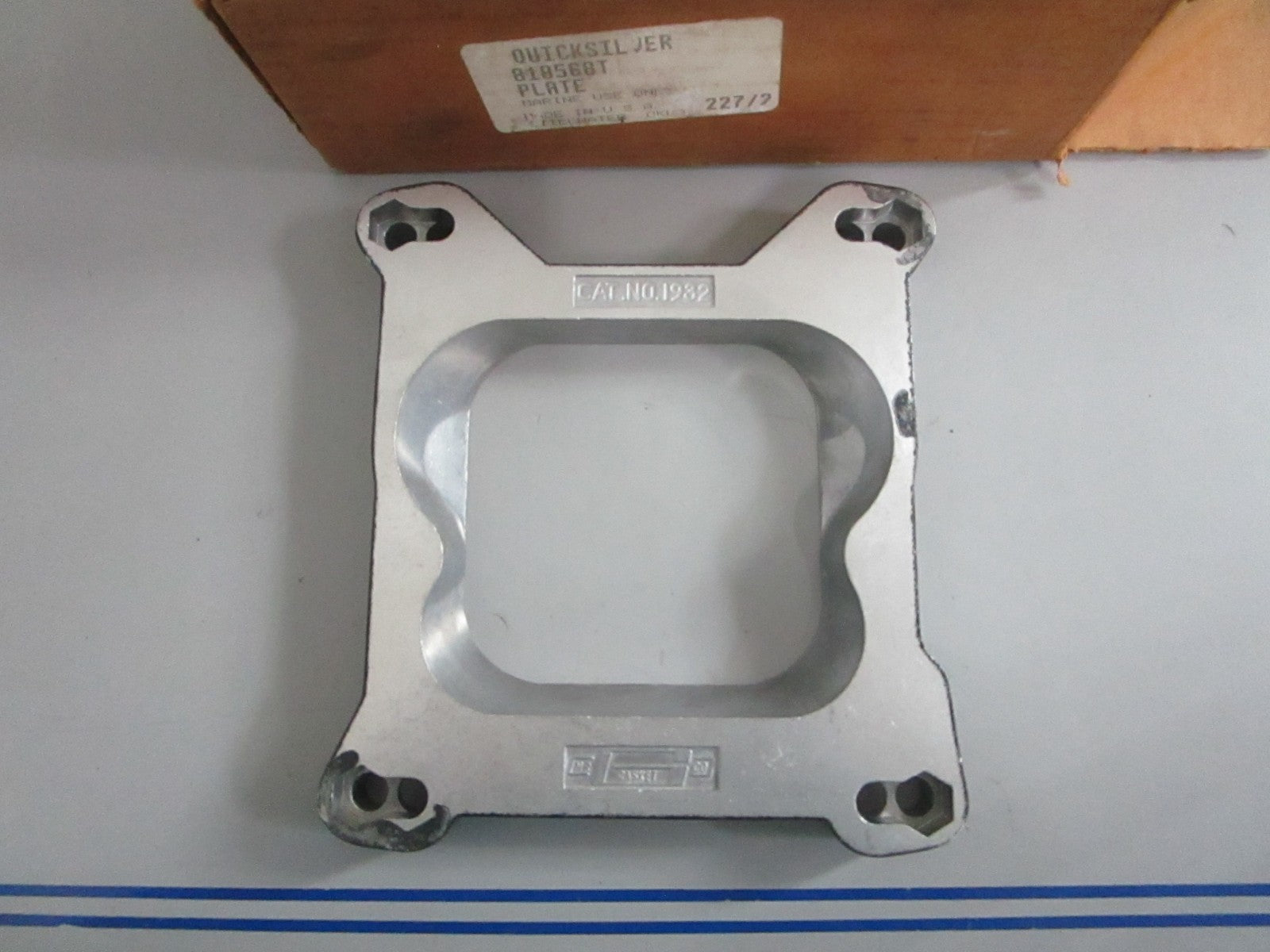 NEW OEM 818568T Mercury Quicksilver Carburetor Spacer Plate 0820