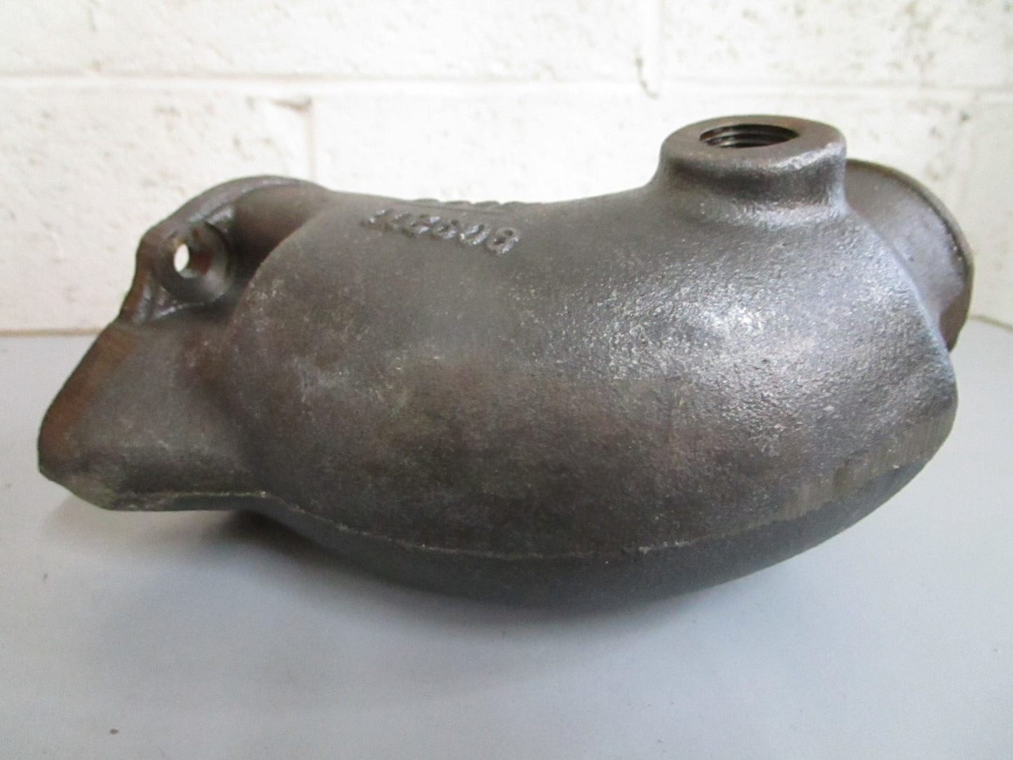 *NEW OEM* 0820 OMC Johnson Evinrude Exhaust Elbow 907776 0907776