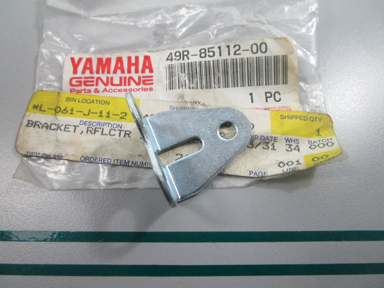 NEW OEM 49R-85112-00-00 Yamaha Reflector Bracket 0810