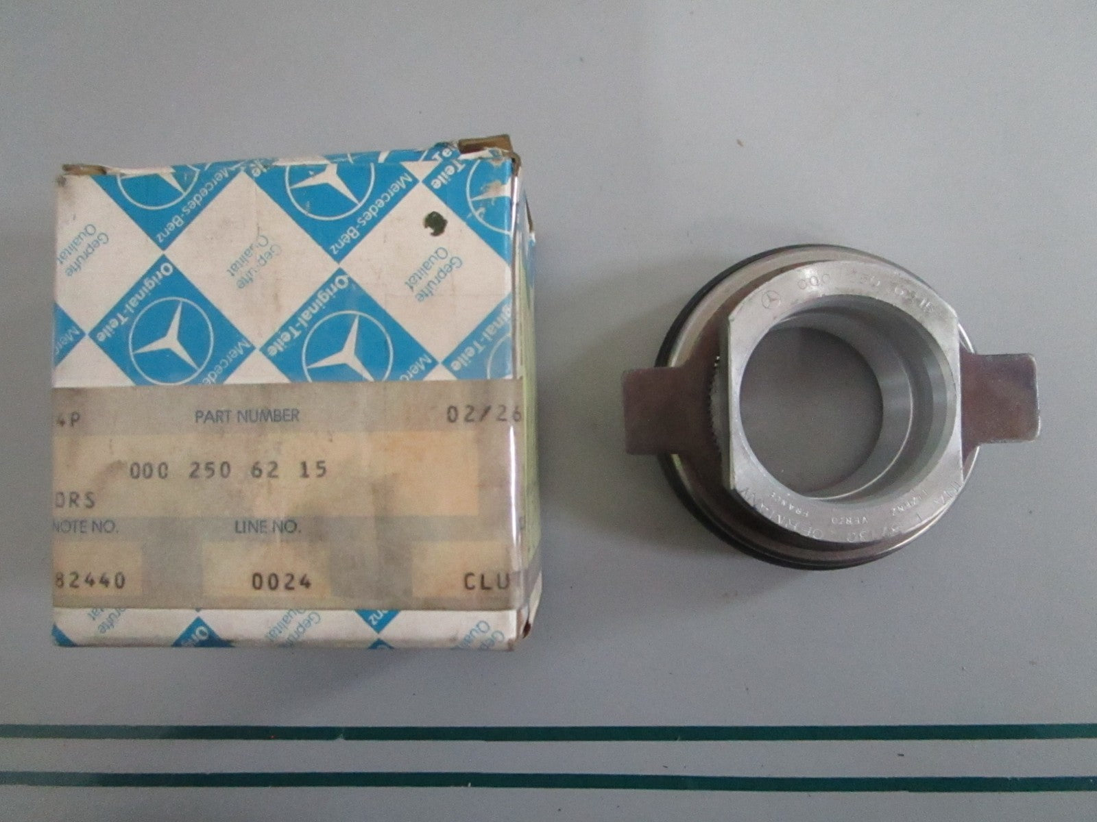 NEW OEM 0002506215 Mercedes-Benz Clutch Release Bearing 0820
