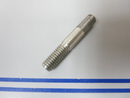 NEW OEM 321926 0321926 OMC Johnson Evinrude Stud 0720