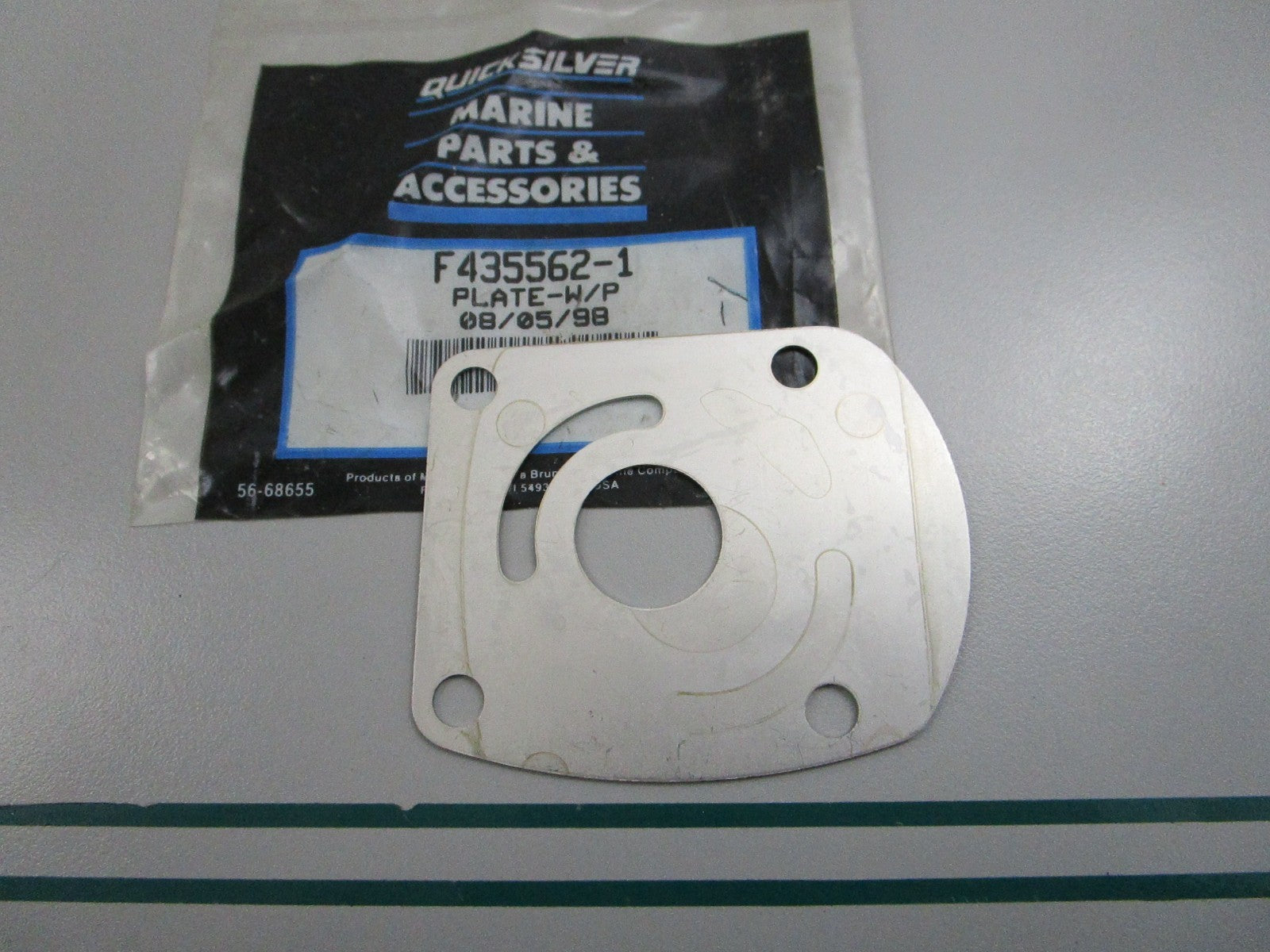 NEW OEM F435562-1 Mercury Quicksilver Plate 0810