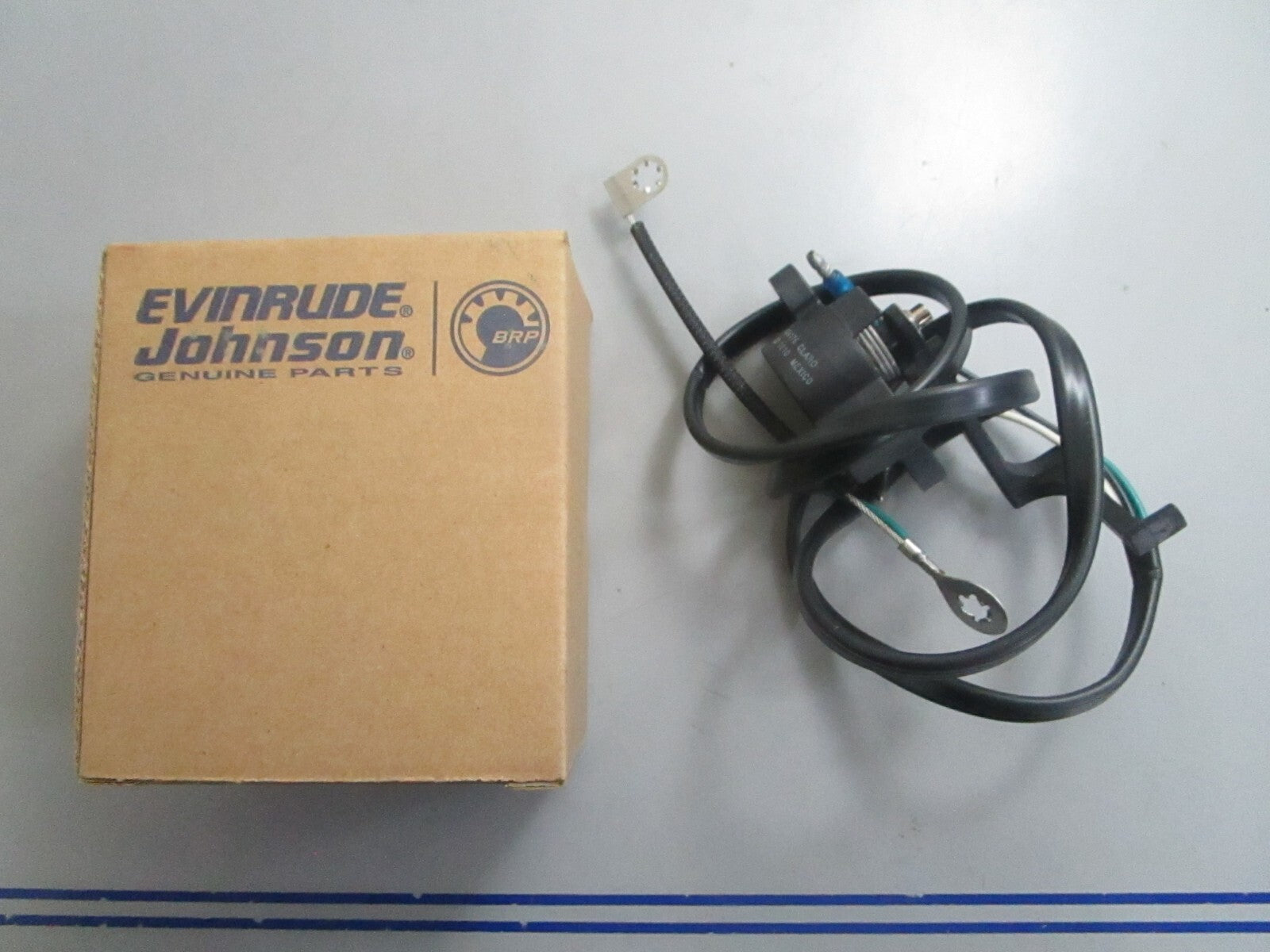 *NEW OEM* 0820 OMC Johnson Evinrude Sending Unit 584176 0584176