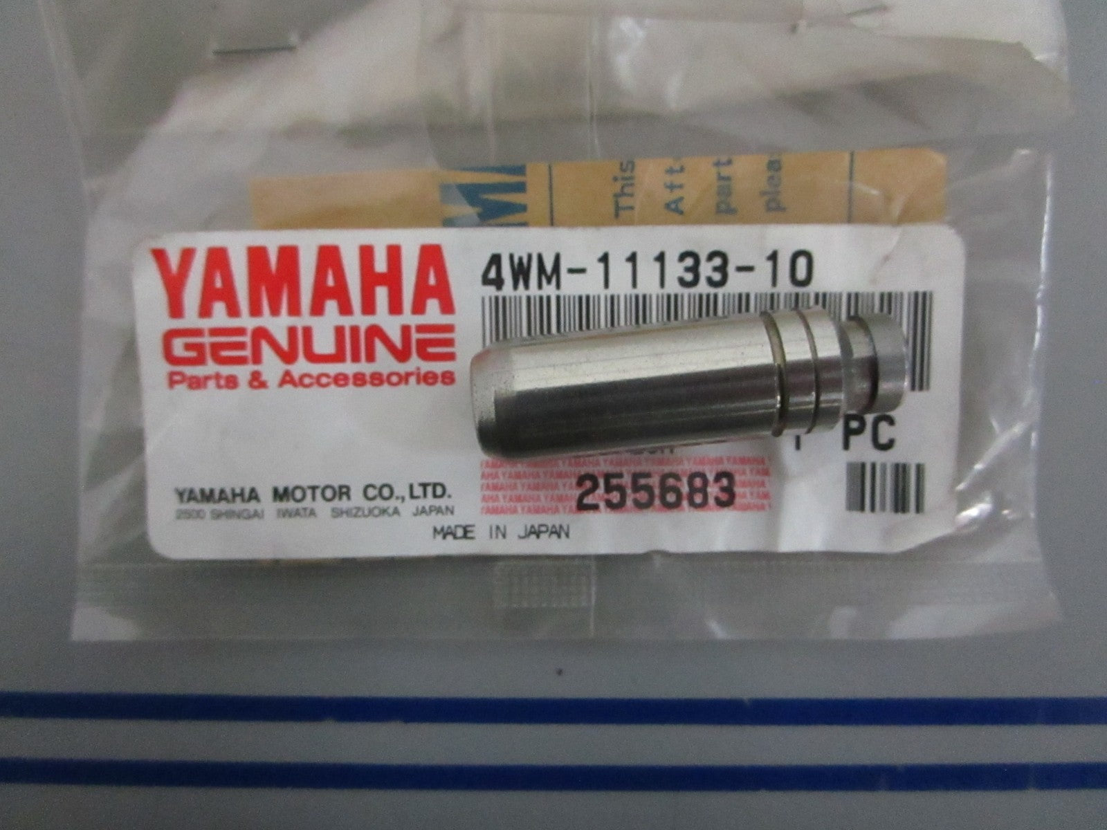 NEW OEM 4WM-11133-10-00 Yamaha Valve Guide 0820