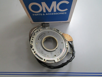 *NEW OEM* 0820 OMC Johnson Evinrude Charge Coil & Plate Assy 582413 0582413