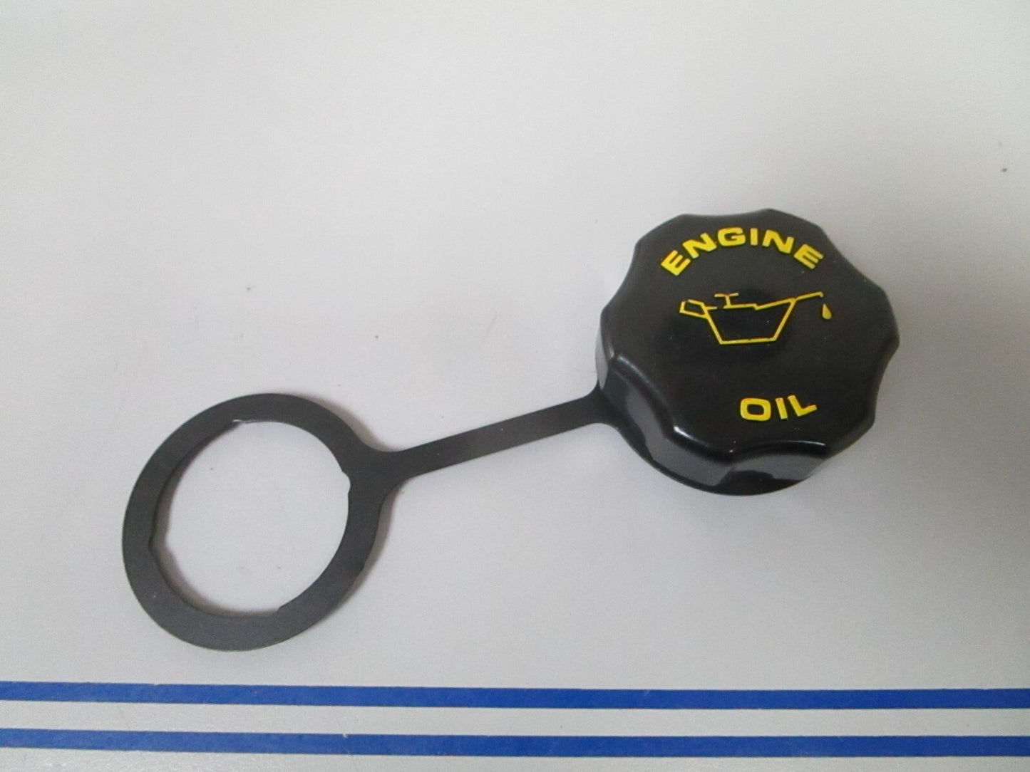 *NEW OEM* 0810 OMC Johnson Evinrude Oil Cap Assembly 5007256