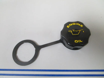 *NEW OEM* 0810 OMC Johnson Evinrude Oil Cap Assembly 5007256