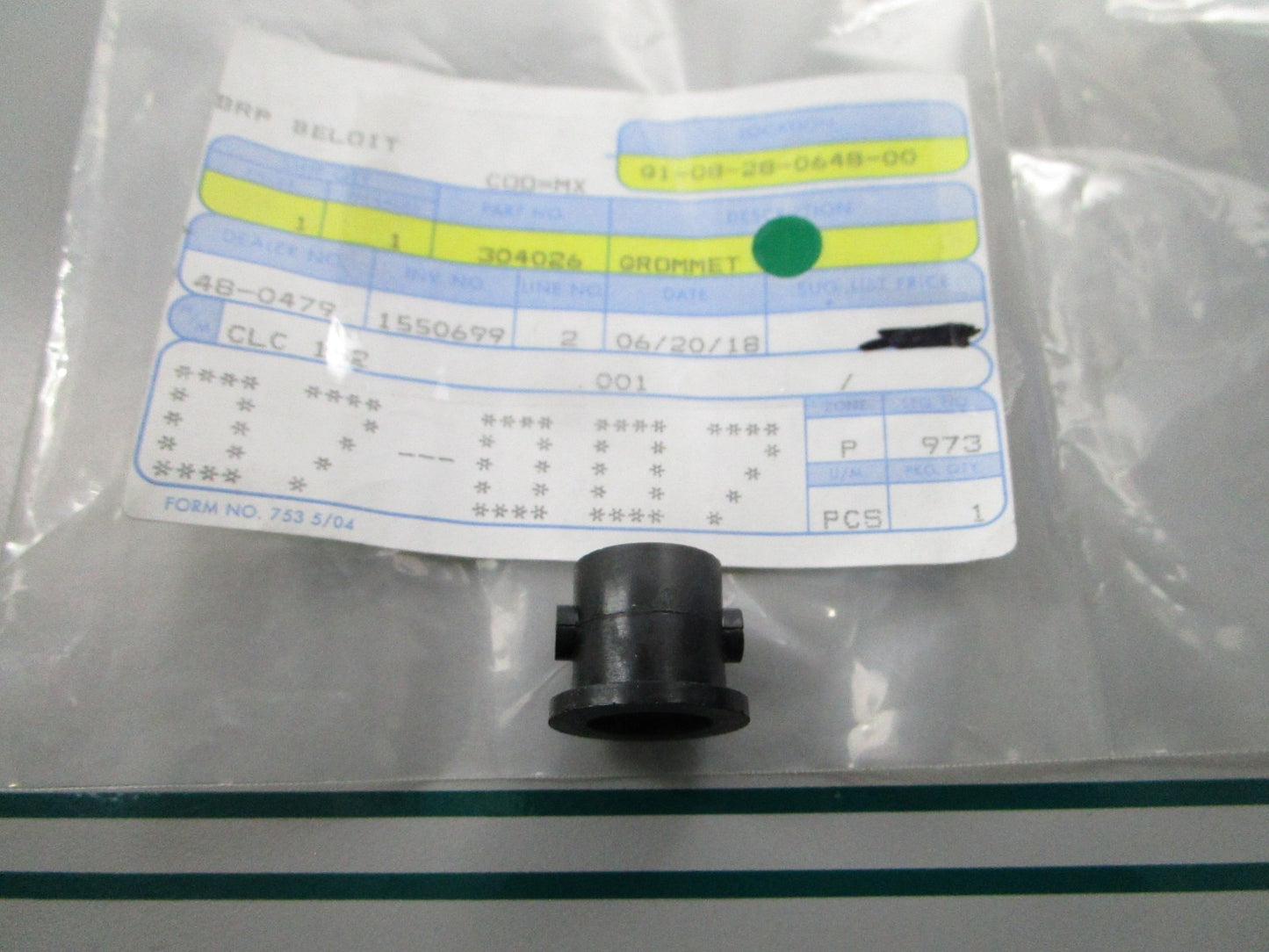 NEW OEM 304026 0304026 OMC Johnson Evinrude Grommet 0810