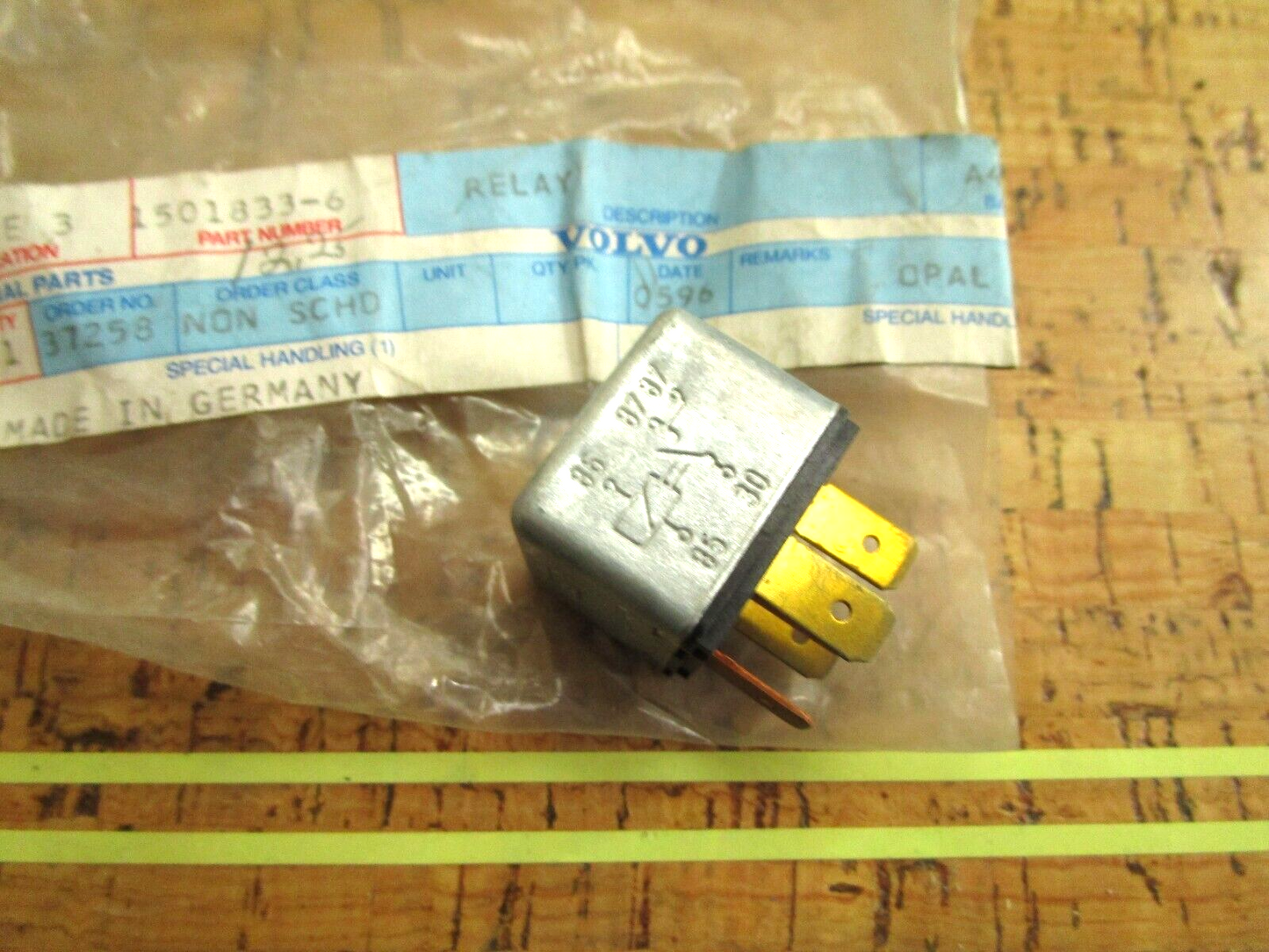 *NEW OEM* 0750 Volvo Penta RELAY 1501833