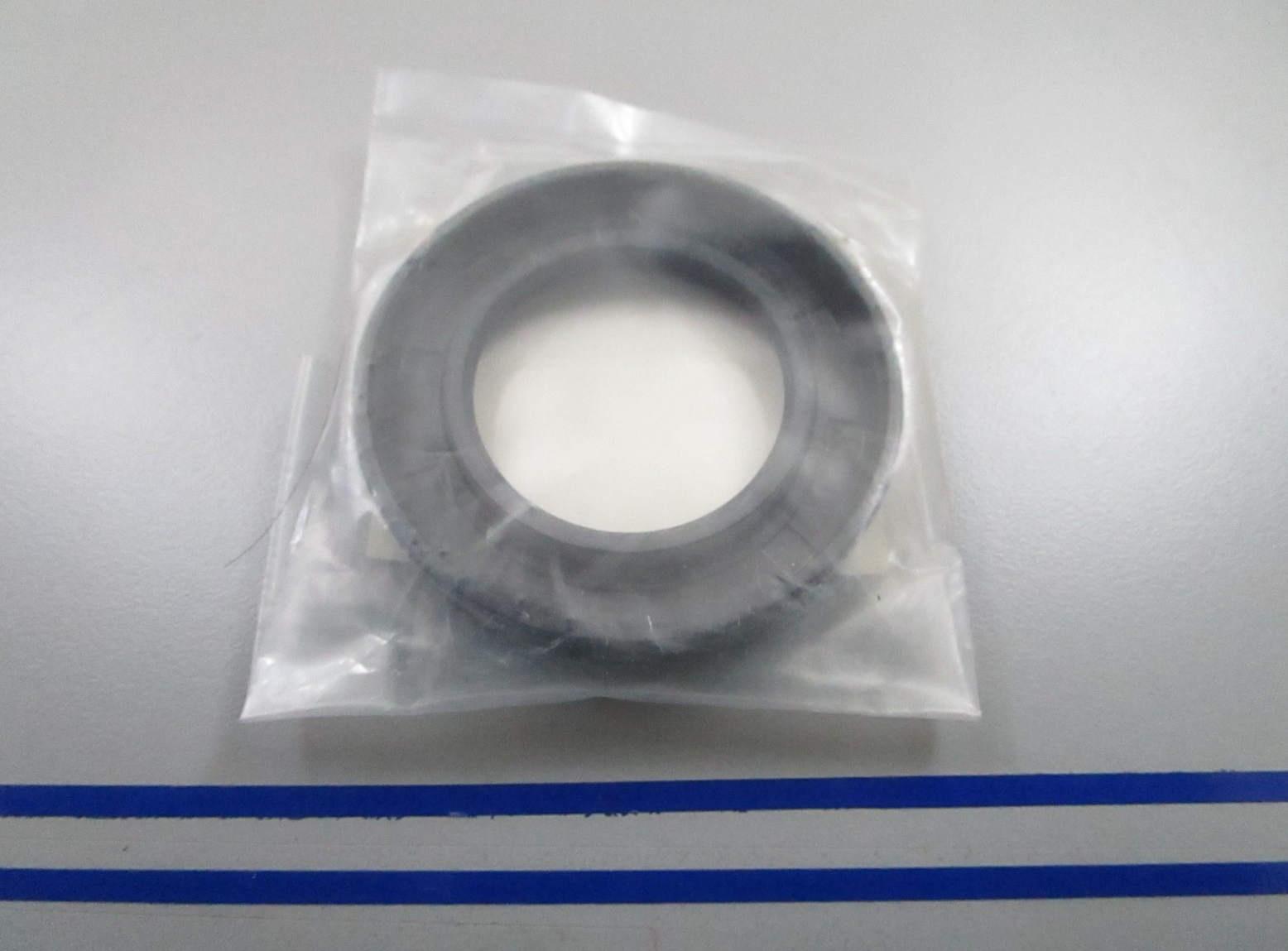 *NEW OEM* 0810 Tohatsu Oil Seal 3B7-00121-0 3B7001210