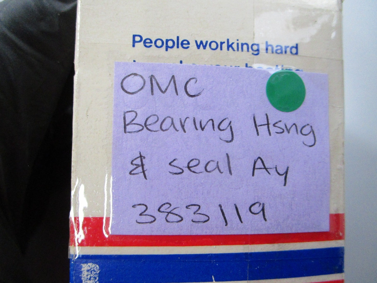 NEW OEM 383119 0383119 OMC Johnson Evinrude Bearing Housing & Seal Ay 0810