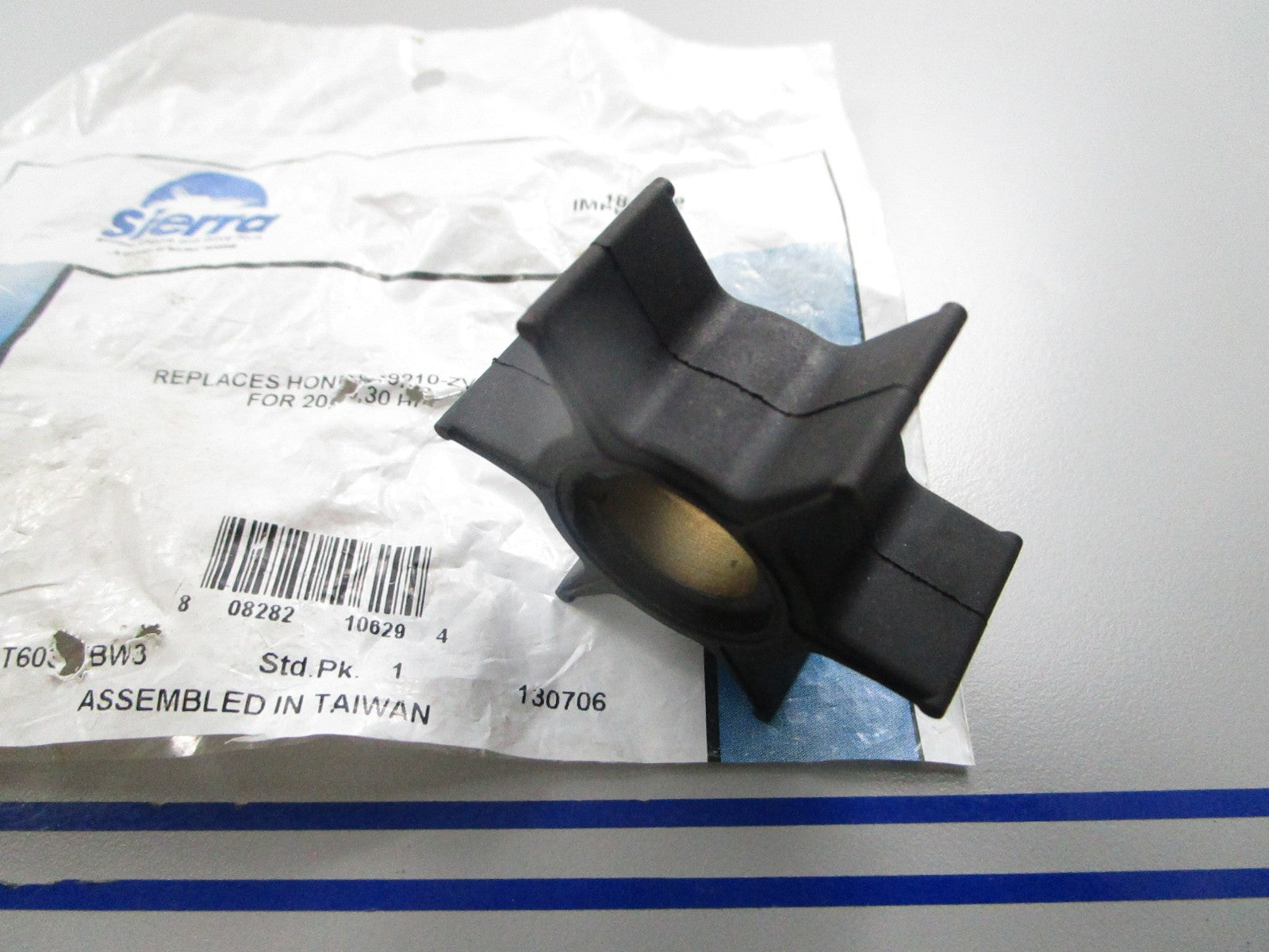 *NEW* 0810 Sierra Impeller 18-3249 Replaces: Honda 19210-ZV7-003