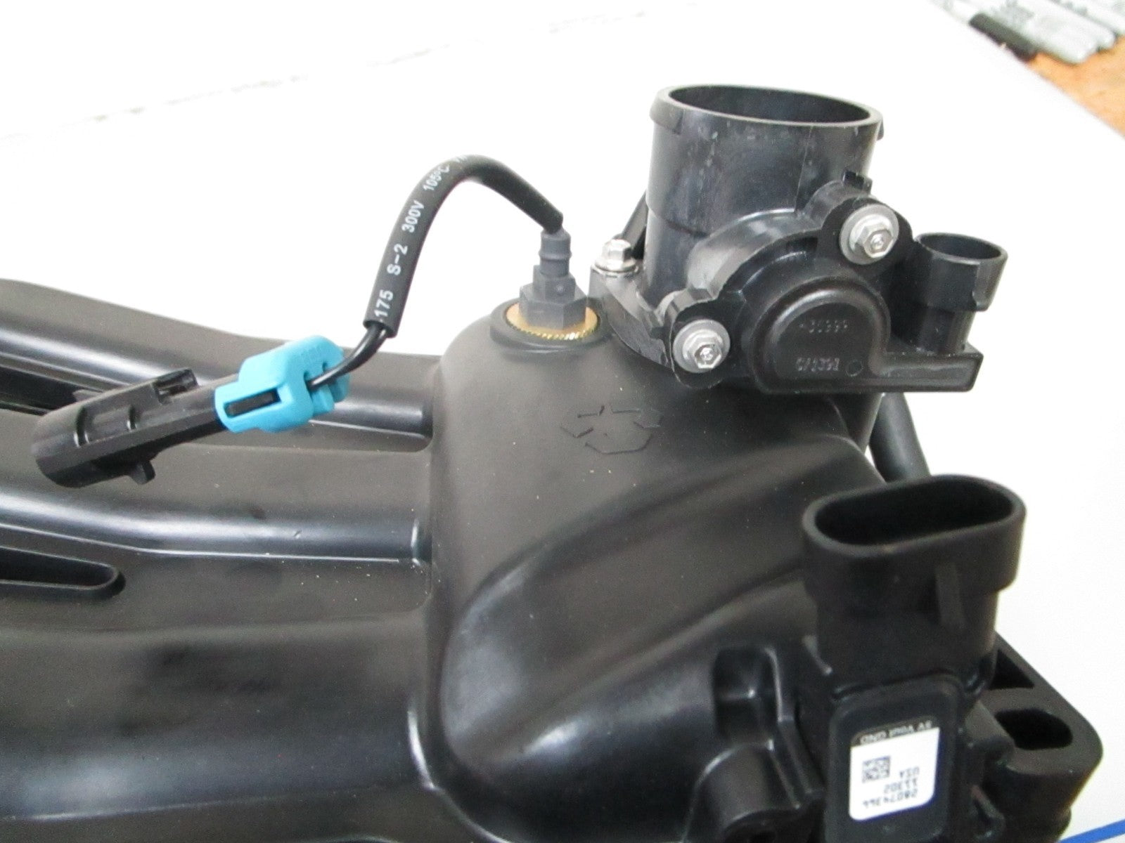*NEW OEM* 0820 Mercury Quicksilver 3Cyl. Intake Manifold Assy 878139A07
