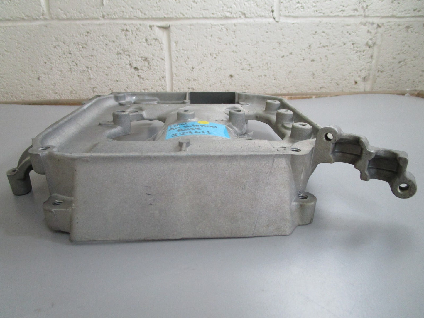 *NEW OEM* 0820 OMC Johnson Evinrude Air Silencer Base 329611 0329611