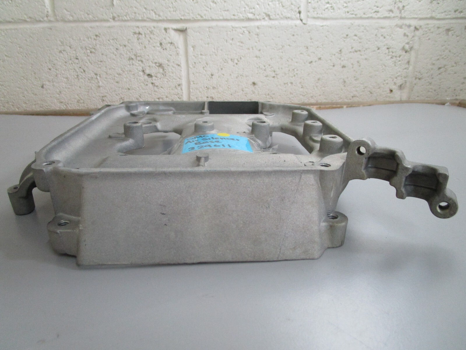*NEW OEM* 0820 OMC Johnson Evinrude Air Silencer Base 329611 0329611
