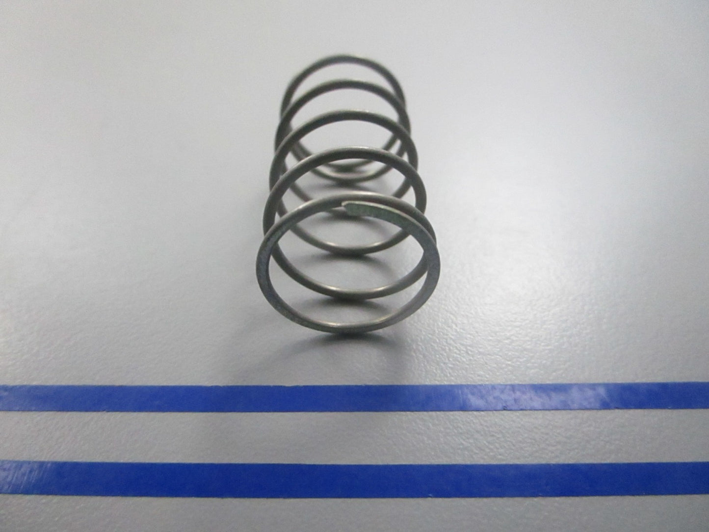 NEW OEM 336211 0336211 OMC Johnson Evinrude Spring 0810