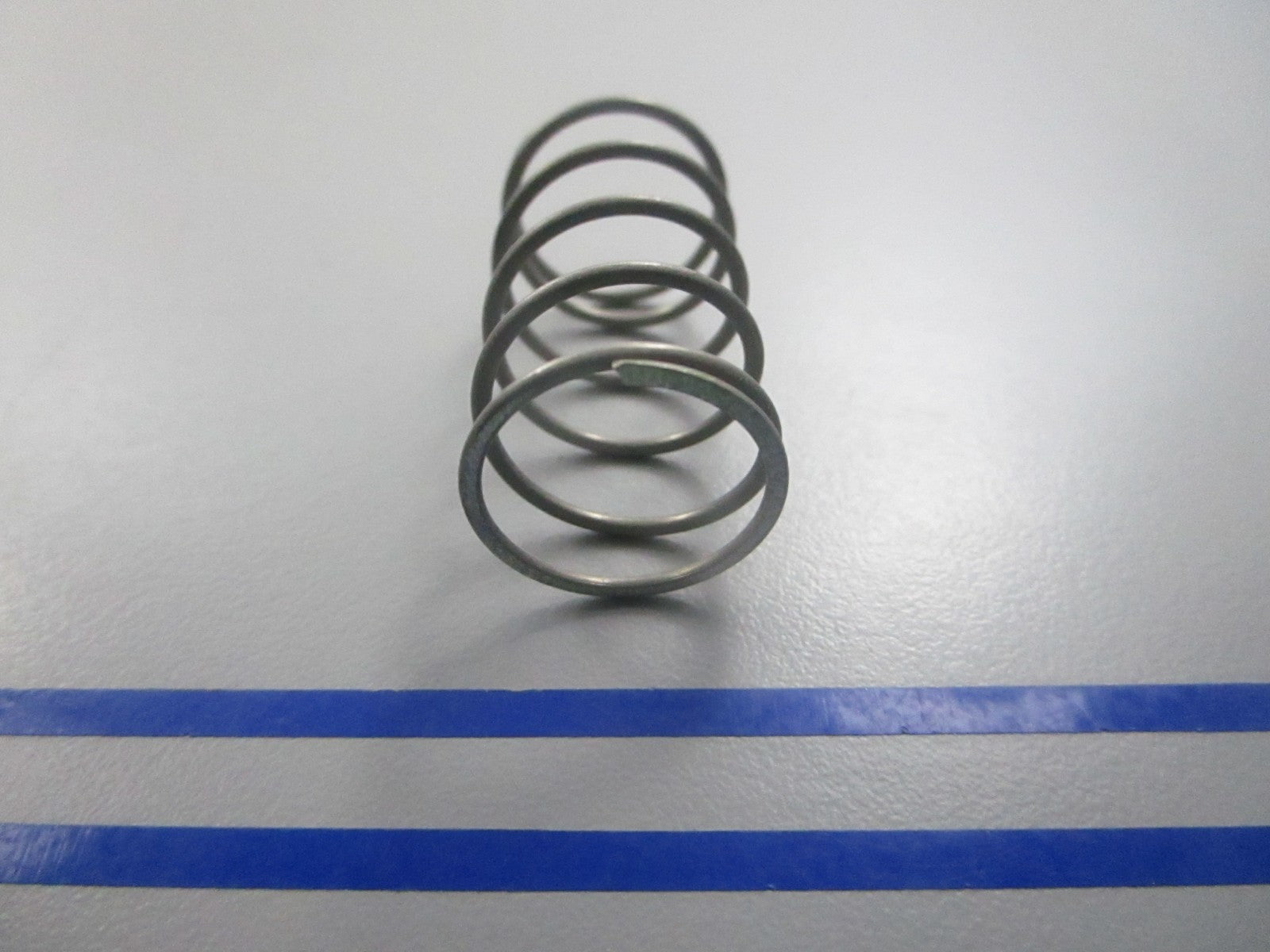 NEW OEM 336211 0336211 OMC Johnson Evinrude Spring 0810