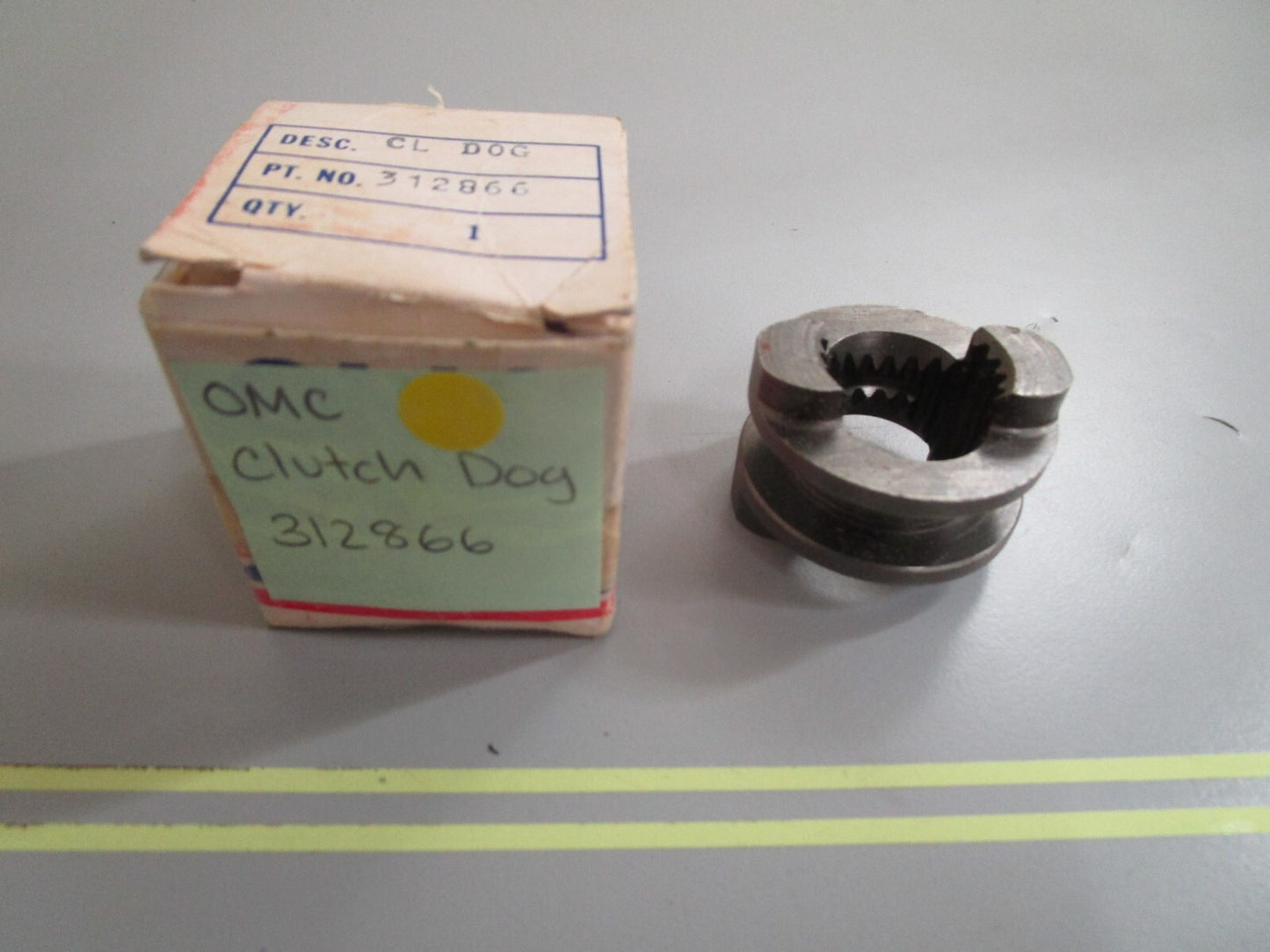 *NEW OEM* 0810 OMC Johnson Evinrude Clutch Dog 312866 0312866