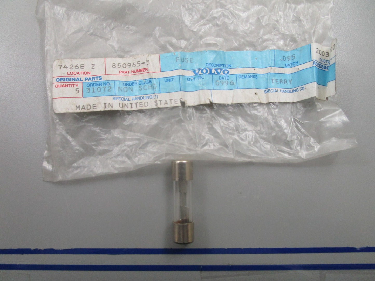 *NEW OEM* 0810 Volvo Penta Fuse 850905