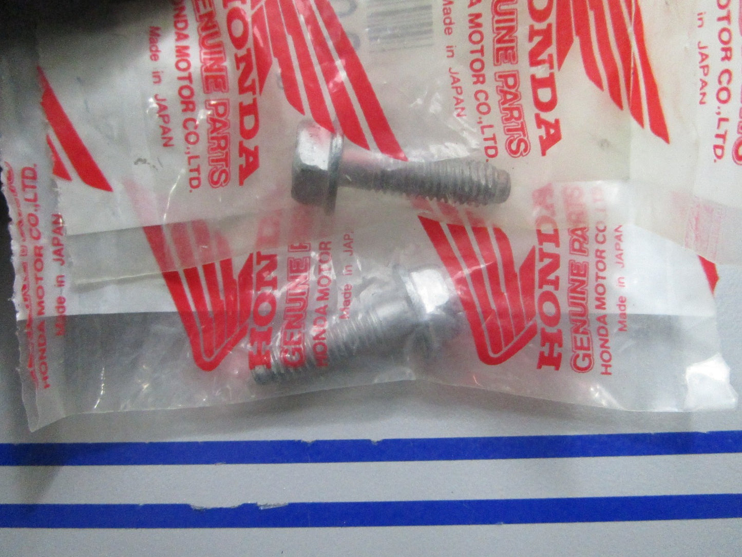 *NEW OEM* (LOT OF 2) 0810 Honda Flange Bolt 90013-ZV4-010