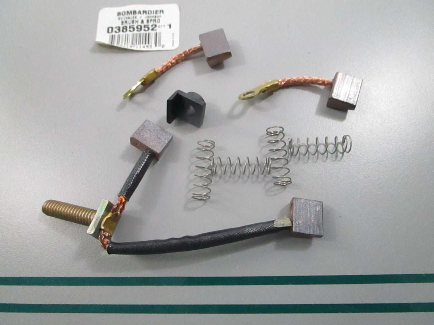 NEW OEM 385952 0385952 OMC Johnson Evinrude Brush & Spring Set 0810
