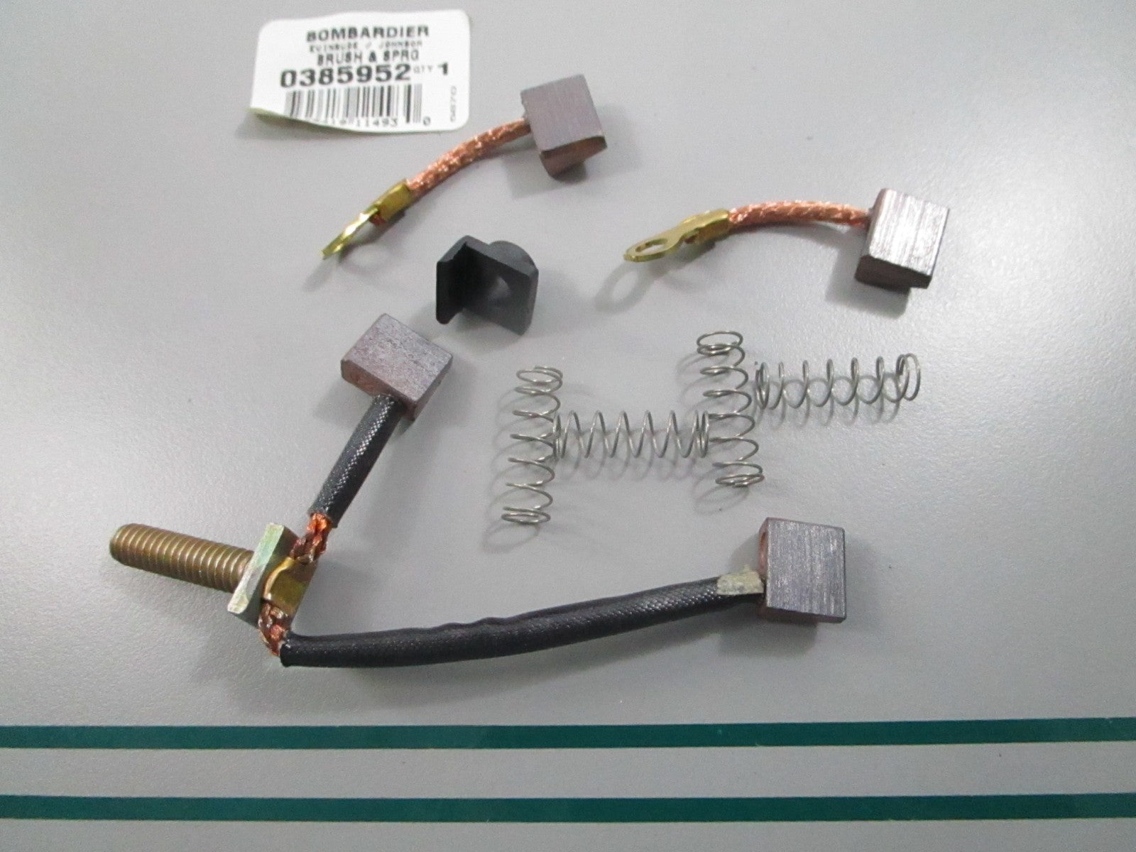 NEW OEM 385952 0385952 OMC Johnson Evinrude Brush & Spring Set 0810