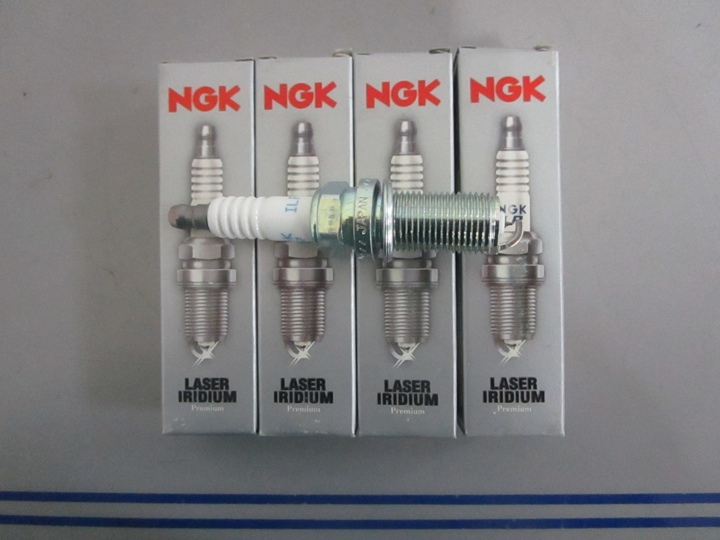 NEW OEM (LOT OF 4) ILFR6G NGK Laser Iridium Spark Plug 0820