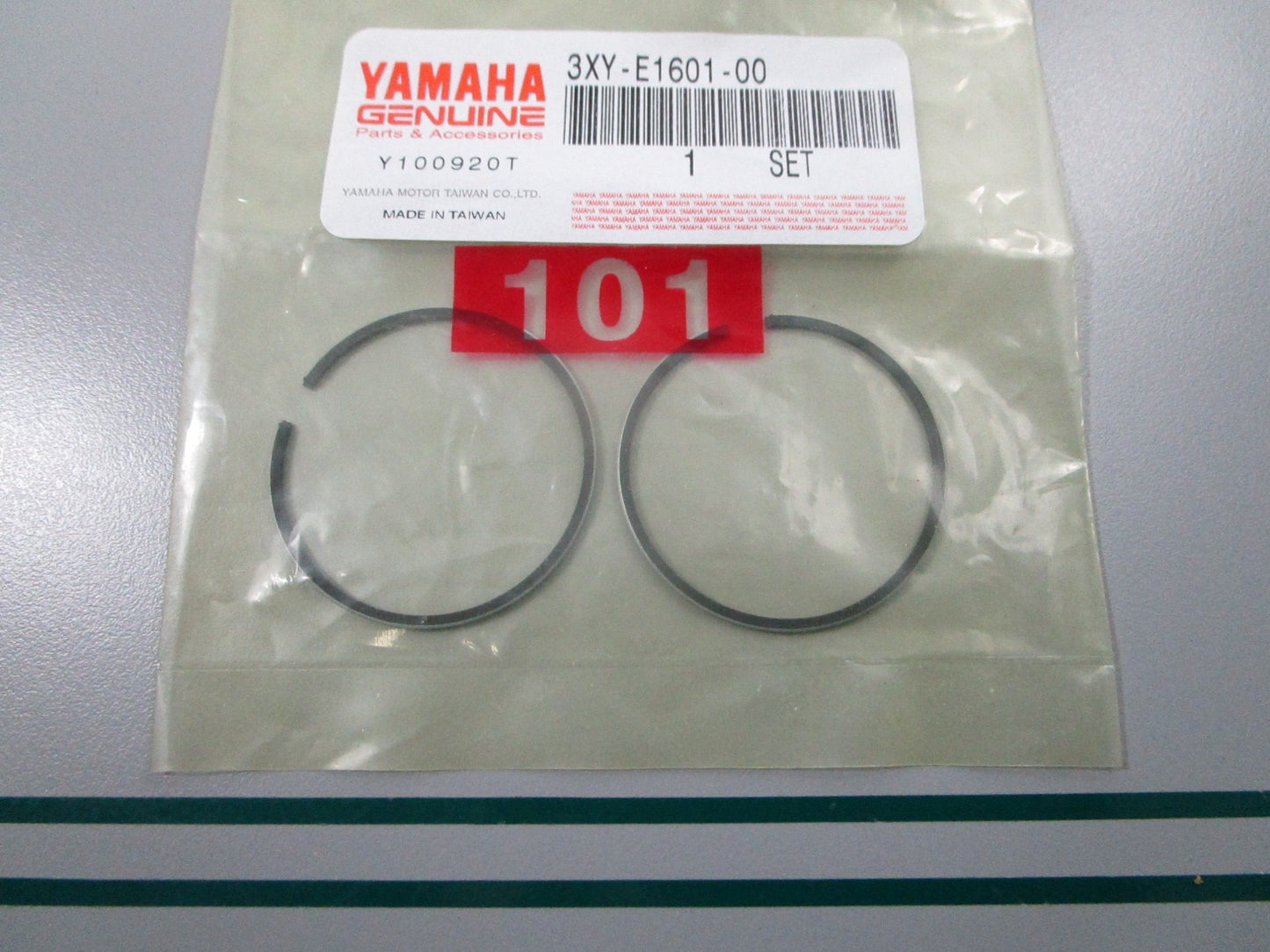 NEW OEM 3XY-E1601-00-00 Yamaha 2 Piston Ring Set 0810