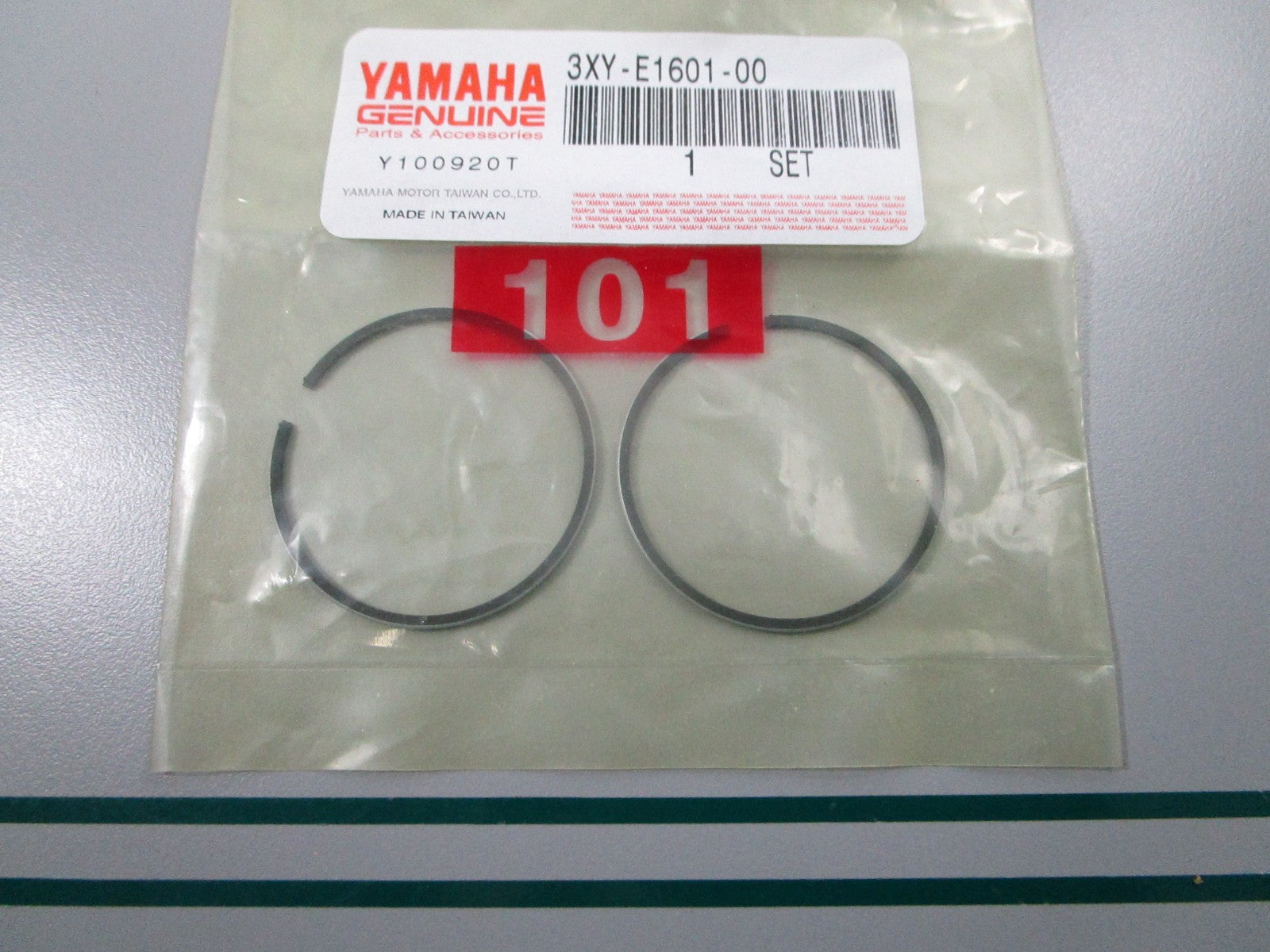 NEW OEM 3XY-E1601-00-00 Yamaha 2 Piston Ring Set 0810