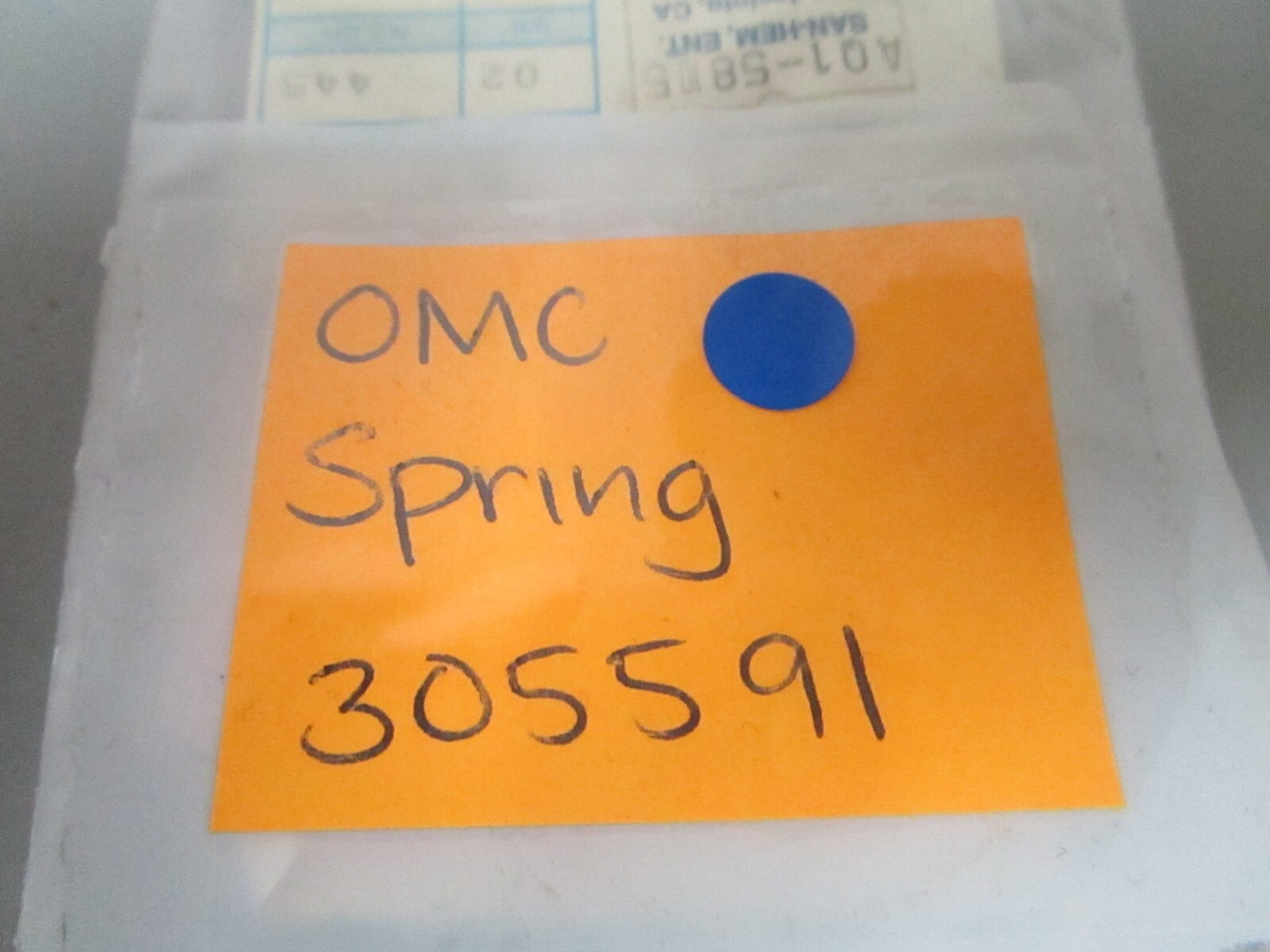 *NEW OEM* 0810 OMC Johnson Evinrude Spring 305591 0305591