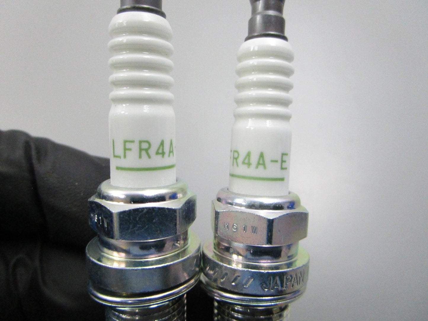 NEW (LOT OF 2) LFR4A-E NGK Spark Plug 0810