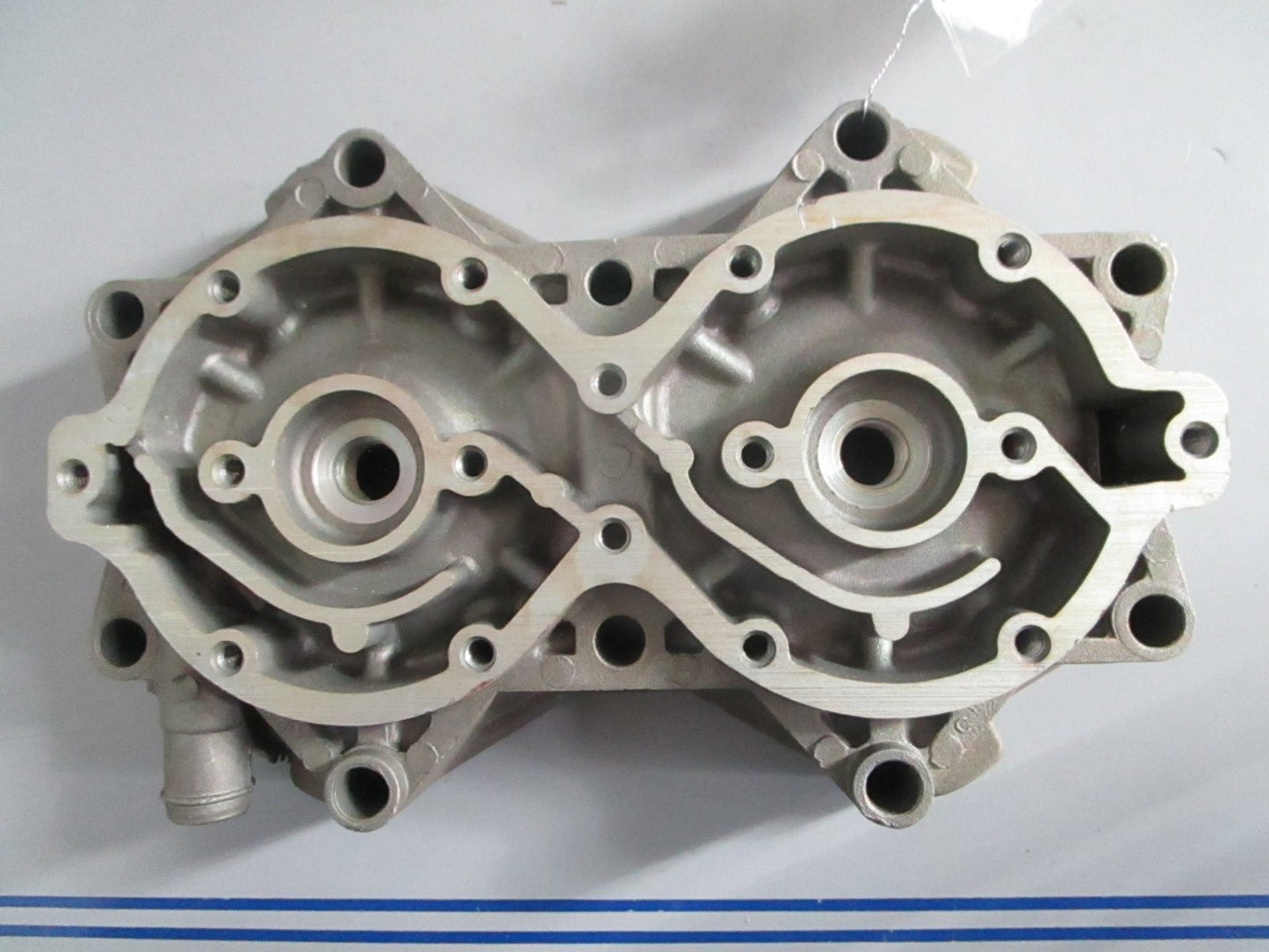 NEW OEM 316466 0316466 OMC Johnson Evinrude PORT Cylinder Head 0820