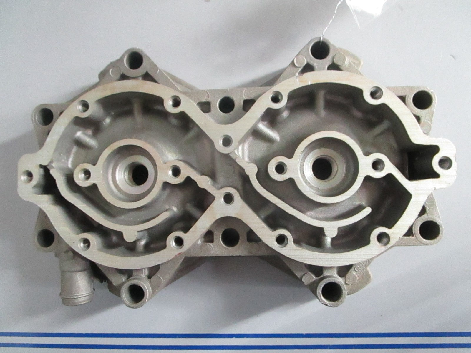 NEW OEM 316466 0316466 OMC Johnson Evinrude PORT Cylinder Head 0820