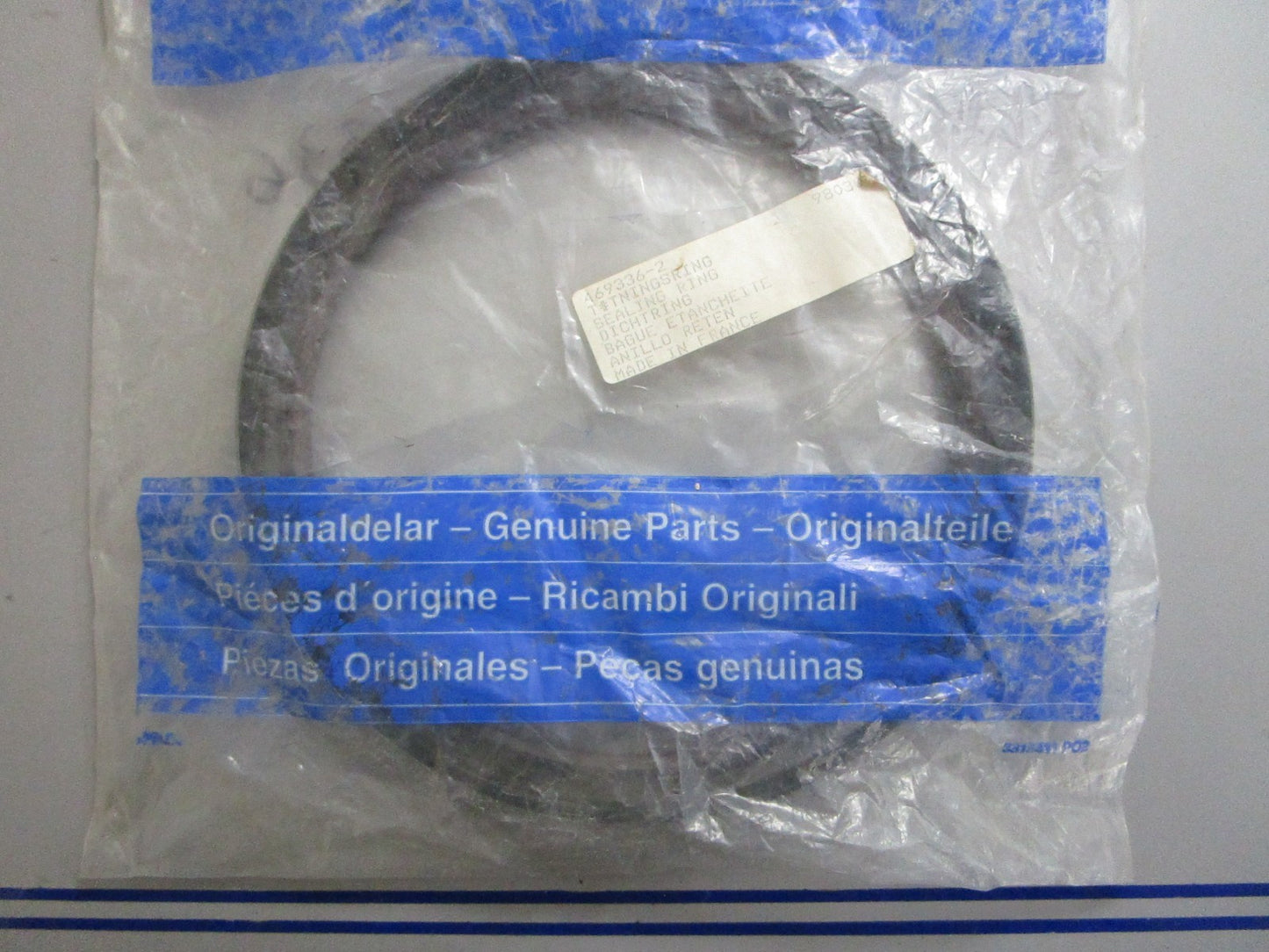 *NEW OEM* 0820 Volvo Penta Crankshaft Seal 469336