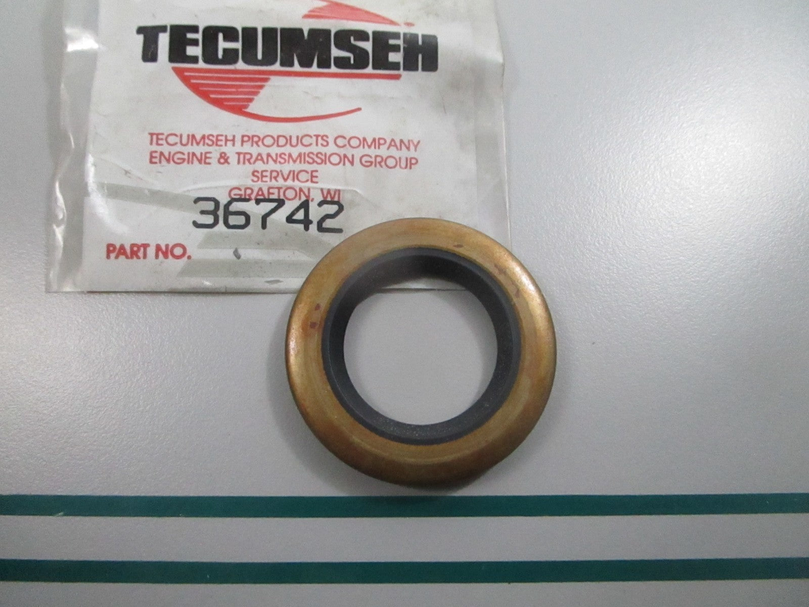 NEW OEM 36742 Tecumseh Oil Seal 0810