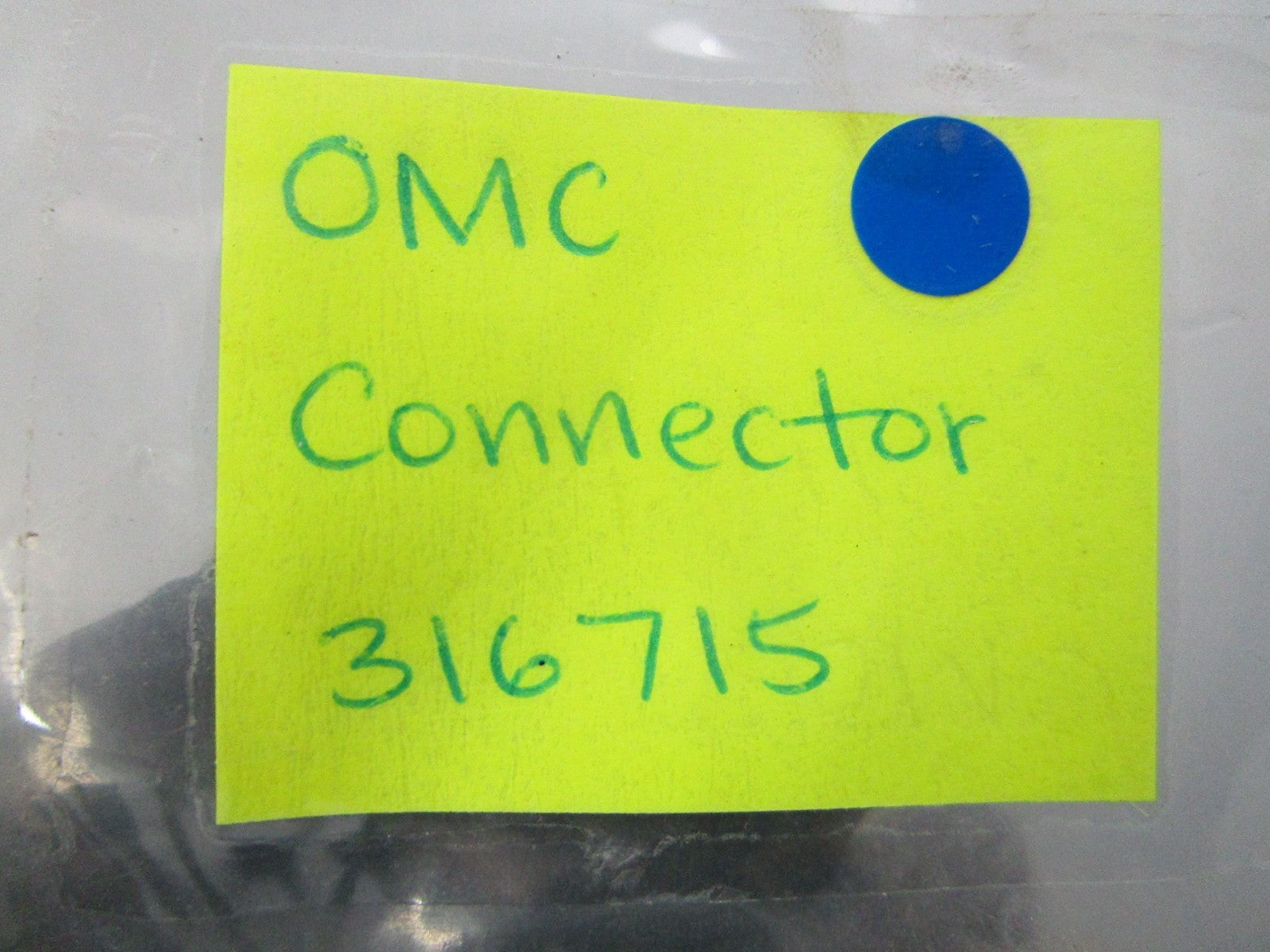 NEW OEM 316715 0316715 OMC Johnson Evinrude Connector 0810