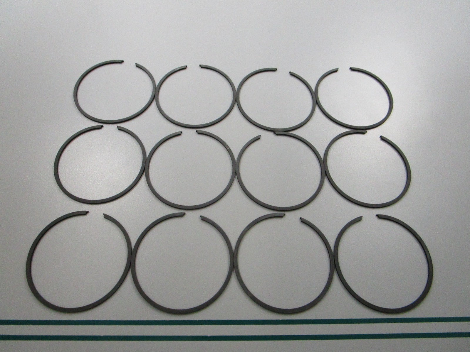 NEW OEM 39-87261A12 Mercury Quicksilver 12 Piston Ring Set 0810