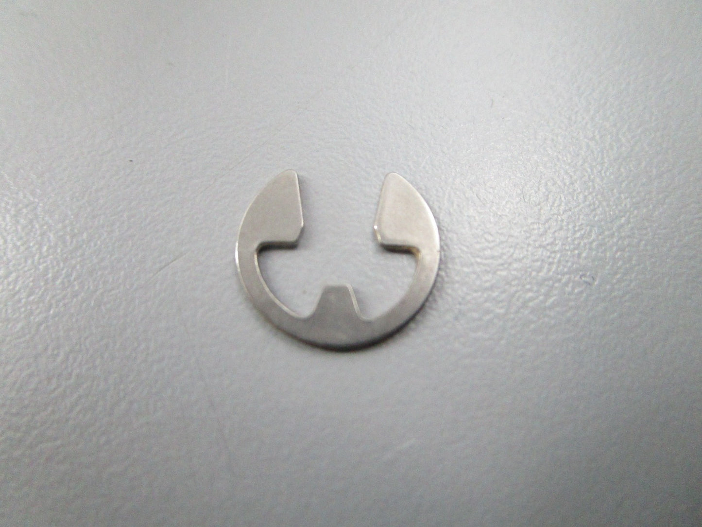 NEW OEM 203470 0203470 OMC Johnson Evinrude Retaining Ring 0810
