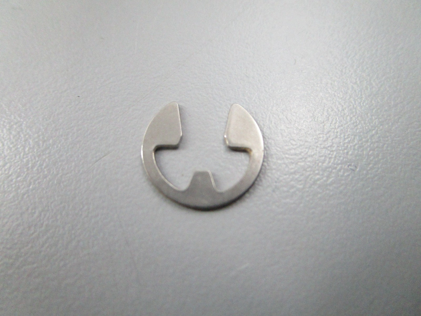 NEW OEM 203470 0203470 OMC Johnson Evinrude Retaining Ring 0810