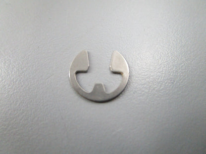 NEW OEM 203470 0203470 OMC Johnson Evinrude Retaining Ring 0810