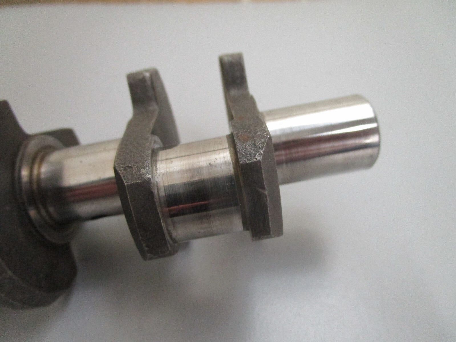*NEW OEM* 0820 OMC Johnson Evinrude 5HP Crankshaft 376041 0376041