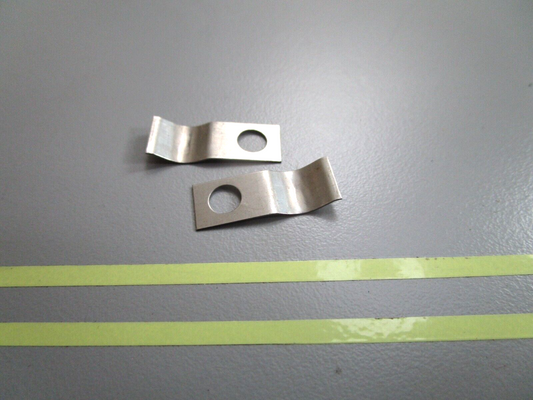 *NEW OEM* (LOT OF 2) 0750 OMC Johnson Evinrude CLAMP 303324 0303324