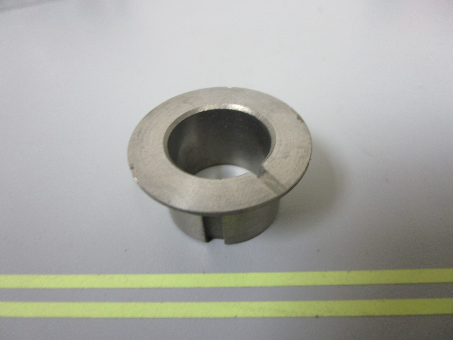 *NEW OEM* 0810 OMC Johnson Evinrude Front Gear Bearing 303380 0303380